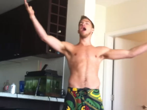 सोशल मीडिया पर है