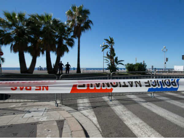 फ्रांस अटैक: फेसबुक ने माँ को बच्चे से मिलाया