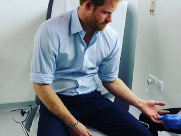 यूके के प्रिंस हैरी ने फेसबुक पर लाइव किया अपना HIV टेस्ट