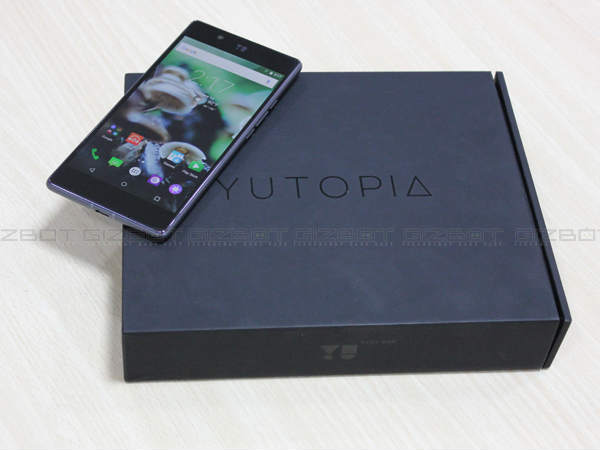 यू फोन्स