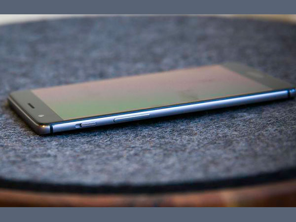 अपने आप फोन को रिस्‍टार्ट हो जाना