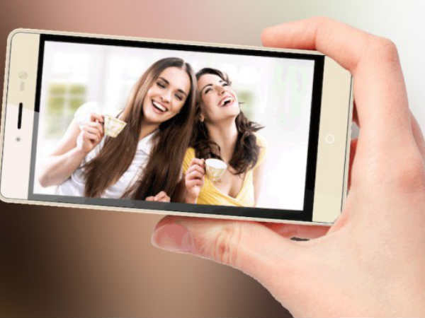 रियर कैमरा 