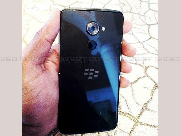 ब्लैकबेरी DTEK60 स्मार्टफोन