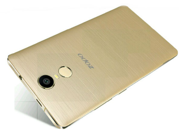 रियर कैमरा