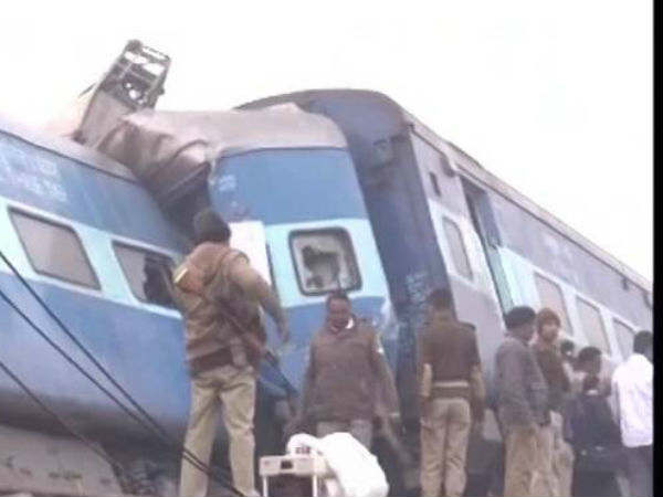 ट्रेन हादसे का शिकार हुए लोगों को डॉक्टर्स के व्हाट्सएप का सहारा