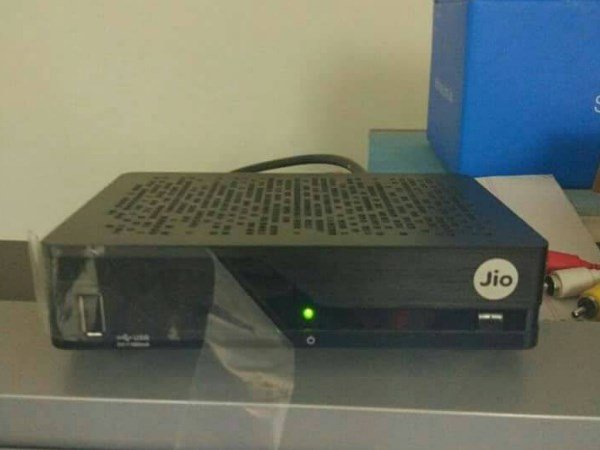 फ्रंट लुक 
