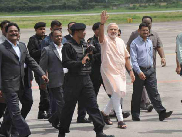 मोदी का हाइटेक दस्‍ता 