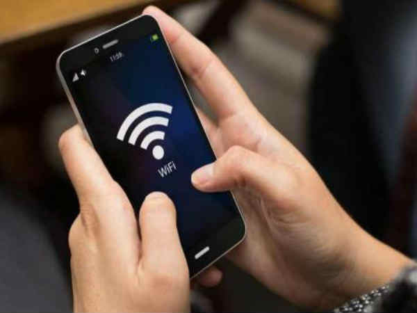 पब्लिक वाई-फाई और ब्लूटूथ- पब्लिक वाई-फाई और ब्लूटूथ-