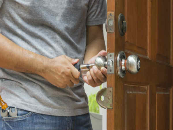 घर का पता- 