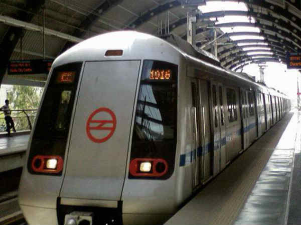 मेट्रो में सफर करने वालों के लिए आ गई है खुशखबरी ! मेट्रो में सफर करने वालों के लिए आ गई है खुशखबरी !