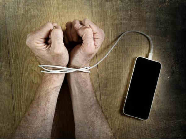 कैसे पहचाने स्मार्टफोन की लत- कैसे पहचाने स्मार्टफोन की लत-