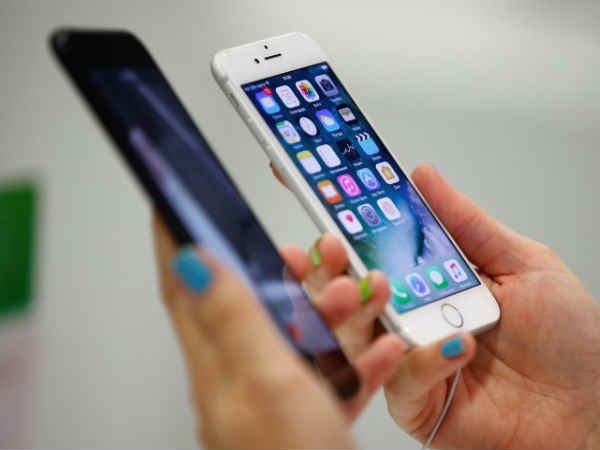 iPhone 8, 8 Plus इंडिया में लॉन्च, ऐसा रहा लोगों का रिस्पॉन्स iPhone 8, 8 Plus इंडिया में लॉन्च, ऐसा रहा लोगों का रिस्पॉन्स
