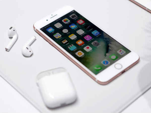 Apple iPhone से जुड़ी एक और खराबी आई सामने, कंपनी जल्द करेगी रिपेयर Apple iPhone से जुड़ी एक और खराबी आई सामने, कंपनी जल्द करेगी रिपेयर