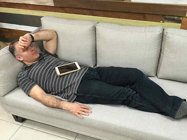 CEO को नींद क्‍या आ गई, हो गया कांड 