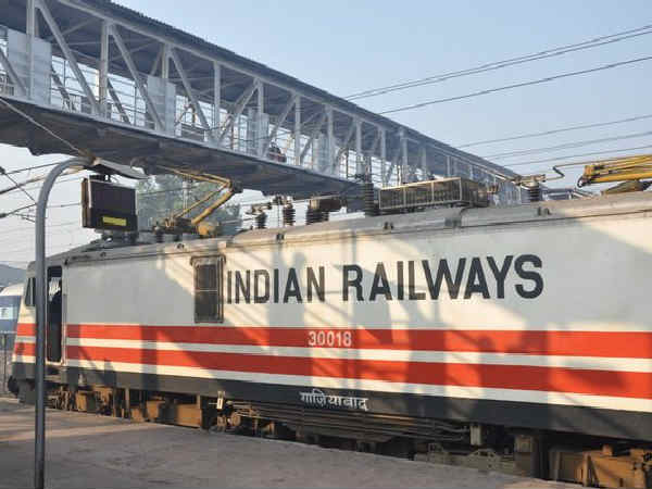 वेटिंग टिकट कंफर्म होने की संभावना भी बताएगा रेलवे का ये ऐप वेटिंग टिकट कंफर्म होने की संभावना भी बताएगा रेलवे का ये ऐप