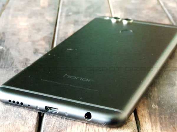 कलर वेरिएंट- 