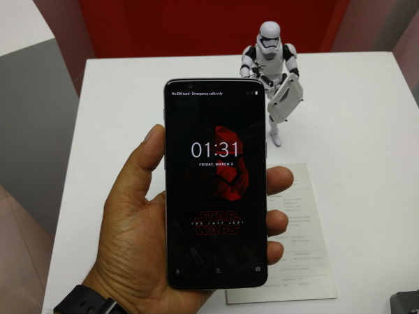 OnePlus 5T Star Wars Limited Edition भारत में लॉन्च,जानें स्पेक्स- फीचर्स और कीमत OnePlus 5T Star Wars Limited Edition भारत में लॉन्च,जानें स्पेक्स- फीचर्स और कीमत