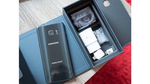 मोबाइल की बैटरी का फूलना :