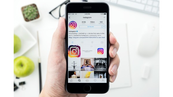 फेसबुक पेज के टॉप पर होगी इंस्टाग्राम स्टोरी