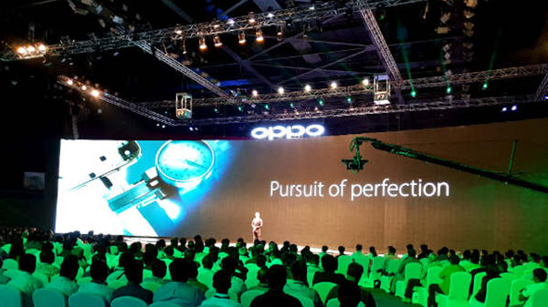 स्टार क्रिकेटर्स के साथ OPPO F7 ने इंडियन मार्केट में ली दमदार एंट्री