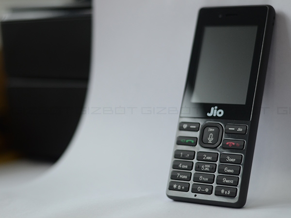 Jiophone के ये 5 फायदे जानकर आप भी रह जाएंगे हैरान