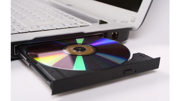 3. सीडी / डीवीडी ड्राइव खाली करें