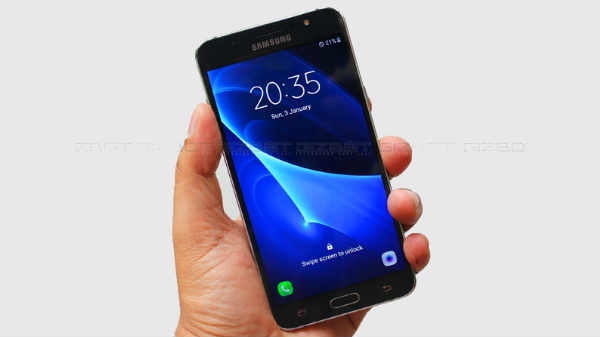 सैमसंग गैलेक्सी J7 डुओ के फीचर्स और स्पेसिफिकेशन