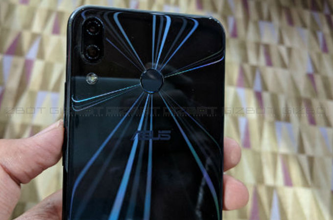 Asus Zenfone 5Z फर्स्ट इंप्रेशन : पॉवरफुल हार्डवेयर वो भी कम कीमत पर  