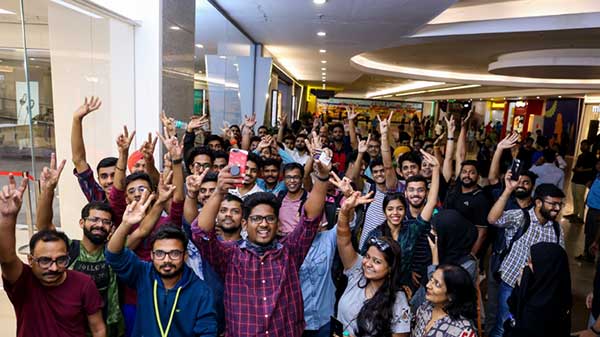 Oneplus ने दिए उपहार