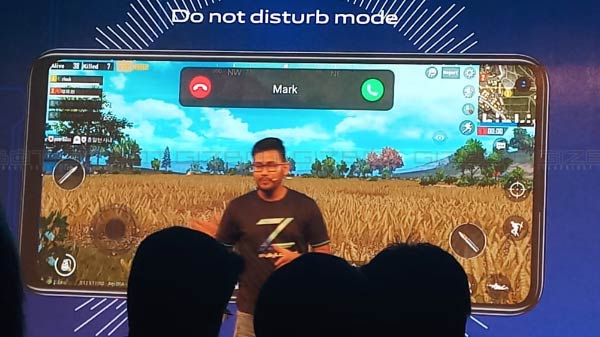 बैटरी और गेमिंग फीचर्स