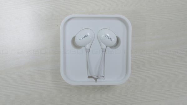 बिक्री, डिस्काउंट और ईयरफोन मुफ्त