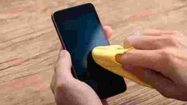 आपके स्मार्टफोन पर भी आ सकता है कोरोना वायरस, ऐसे करें साफ और रहें सुरक्षित