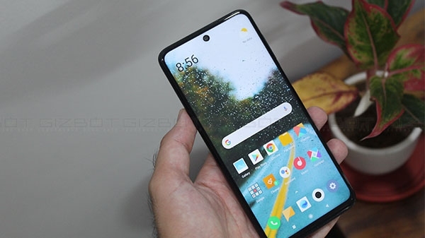 इस फोन का वेरिएंट और कीमत