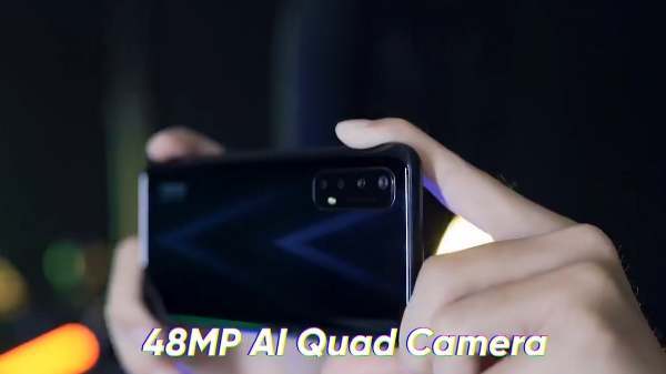 इस फोन का कैमरा सेटअप