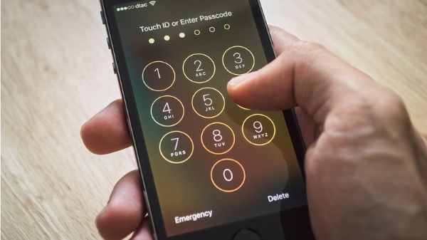 iPhone या iPad में ऐसे चेक करें पासवर्ड, फिर उसे हैक करना मुश्किल ही नहीं नामुमकिन होगा iPhone या iPad में ऐसे चेक करें पासवर्ड, फिर उसे हैक करना मुश्किल ही नहीं नामुमकिन होगा