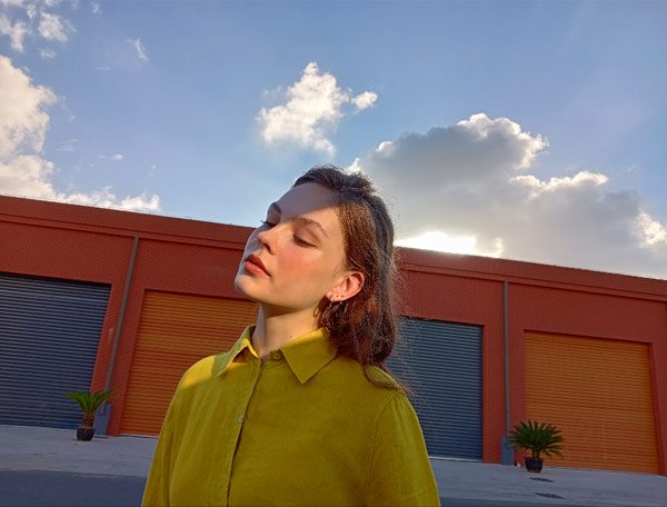 शानदार डिजाइन, बेहतरीन कैमरा फीचर्स और कम कीमत में उपलब्ध है OPPO A55 स्मार्टफोन