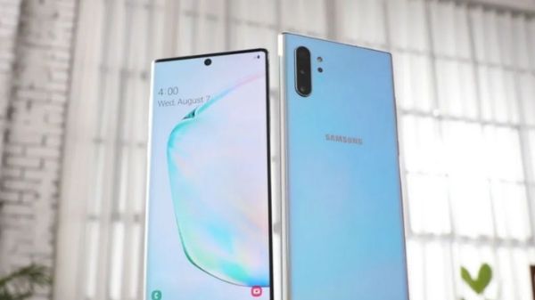 Samsung ने परमानेंटली बंद किया इन स्मार्टफोन्स को, जानें पूरी खबर Samsung ने परमानेंटली बंद किया इन स्मार्टफोन्स को, जानें पूरी खबर