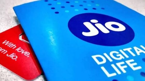 डेली 2.5GB डेटा के साथ Jio ने निकाला 1 साल की वैलिडिटी वाला यह धाँसू प्लान डेली 2.5GB डेटा के साथ Jio ने निकाला 1 साल की वैलिडिटी वाला यह धाँसू प्लान