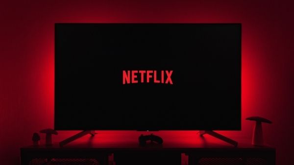 Russian–Ukraine War: Netflix ने रूस में सस्पेंड की अपनी सभी सर्विसेज Russian–Ukraine War: Netflix ने रूस में सस्पेंड की अपनी सभी सर्विसेज