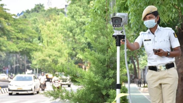 बेंगलुरु ट्रैफिक पुलिस ने की अच्छी पहल अपराधियों का पता लगाने के लिए लगाए ANPR Cameras बेंगलुरु ट्रैफिक पुलिस ने की अच्छी पहल अपराधियों का पता लगाने के लिए लगाए ANPR Cameras