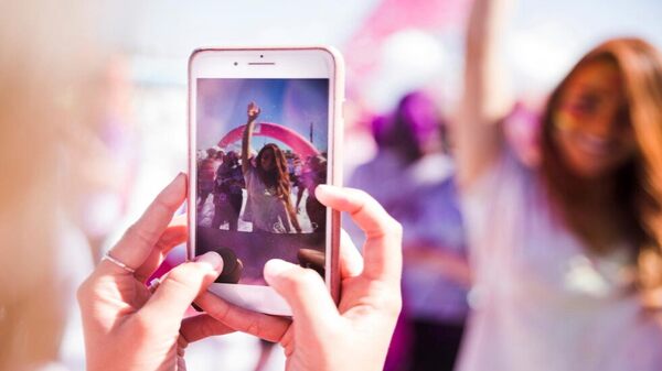 Smartphone Camera vs DSLR जाने कौन सा है बेहतर विकल्प Smartphone Camera vs DSLR जाने कौन सा है बेहतर विकल्प