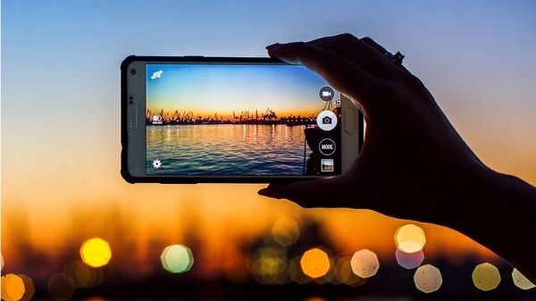 अब DSLR जैसे फ़ोटो क्लिक कर पाएंगे मोबाइल पर भी, बस करना होगा यह काम अब DSLR जैसे फ़ोटो क्लिक कर पाएंगे मोबाइल पर भी, बस करना होगा यह काम