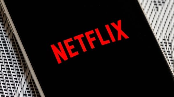 अब Netflix पर भी दिखेंगे विज्ञापन, और पासवर्ड शेयर करने वालों को देने होंगे एक्स्ट्रा पैसे अब Netflix पर भी दिखेंगे विज्ञापन, और पासवर्ड शेयर करने वालों को देने होंगे एक्स्ट्रा पैसे