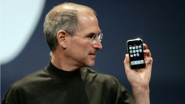 iPhone News: पहला आईफोन ऐसा चाहते थे स्टीव जॉब्स, लेकिन सपना रहा था अधूरा iPhone News: पहला आईफोन ऐसा चाहते थे स्टीव जॉब्स, लेकिन सपना रहा था अधूरा