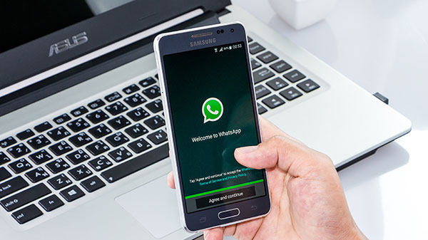 WhatsApp ला रहा है नया फीचर, अब 2 स्मार्टफोन में यूज कर पाएंगे 1 अकाउंट