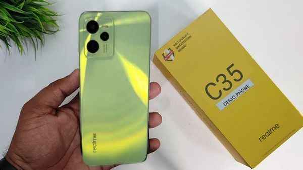 Realme C35 - कीमत 11,999 रुपये 