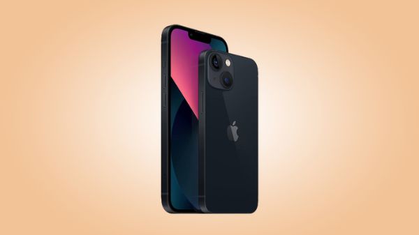 iPhone 13 को इतनी कम कीमत में खरीदने का दुबारा नहीं मिलेगा मौका iPhone 13 को इतनी कम कीमत में खरीदने का दुबारा नहीं मिलेगा मौका