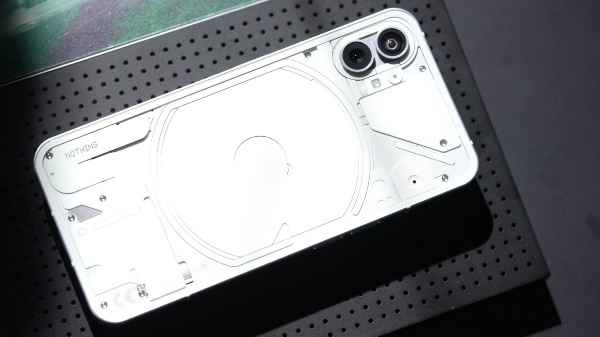 Nothing Phone (1) : बैटरी और कनेक्टिविटी Nothing Phone (1) : बैटरी और कनेक्टिविटी