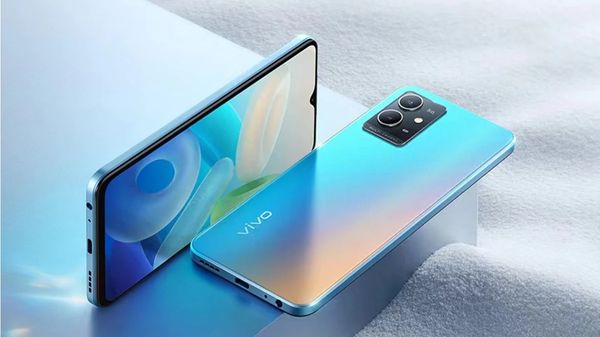 Vivo Y77 5G हुआ लॉन्च, मिलते हैं ये धाँसू फीचर्स Vivo Y77 5G हुआ लॉन्च, मिलते हैं ये धाँसू फीचर्स