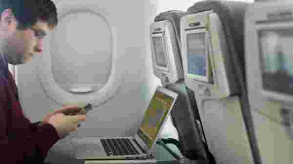 Jio Plans : उड़ती Flight से भी कर सकेंगे कॉल, इंटरनेट और वीडियो कॉल Jio Plans : उड़ती Flight से भी कर सकेंगे कॉल, इंटरनेट और वीडियो कॉल
